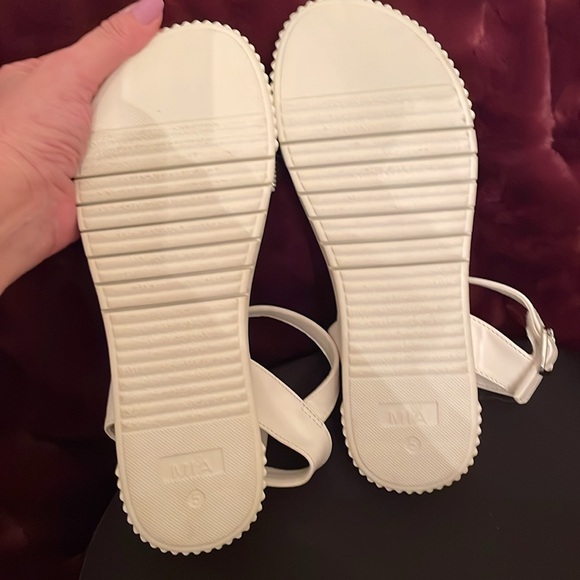NWT MIA GIRL sz 5 adults sandals - Picture 5 of 6